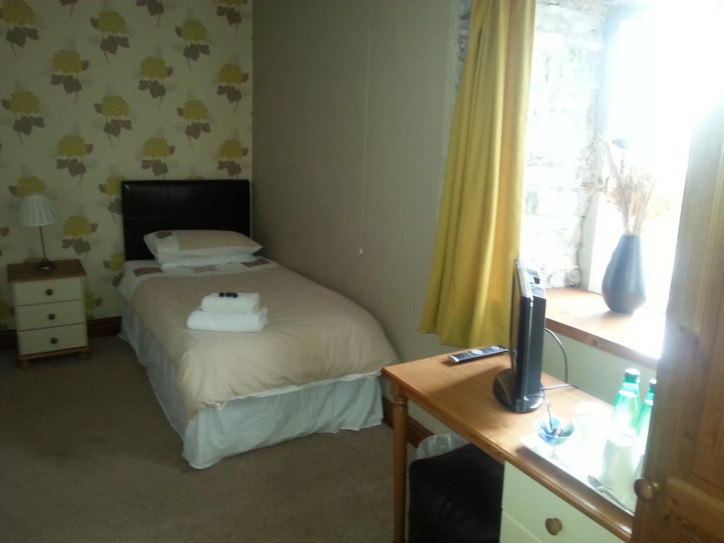 Red Lion Hotel Ystrad Meurig Habitación foto